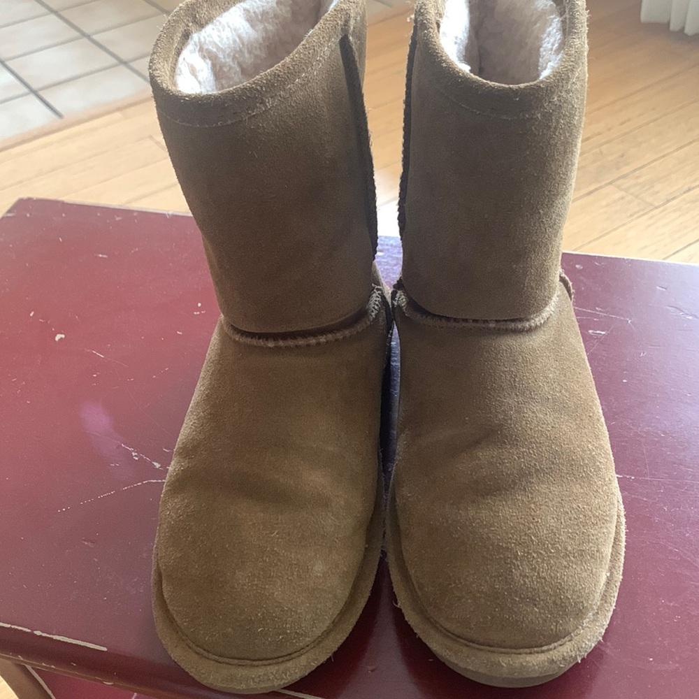 Girls BearPaw boots Size4